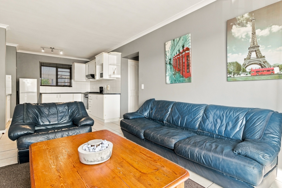 2 Bedroom Property for Sale in Whispering Pines Western Cape